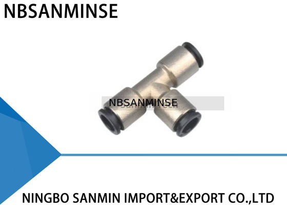 Camiseta de la unión del PEP todo el cuerpo de cobre amarillo con el empuje de la funda plástica para conectar las colocaciones de tubo